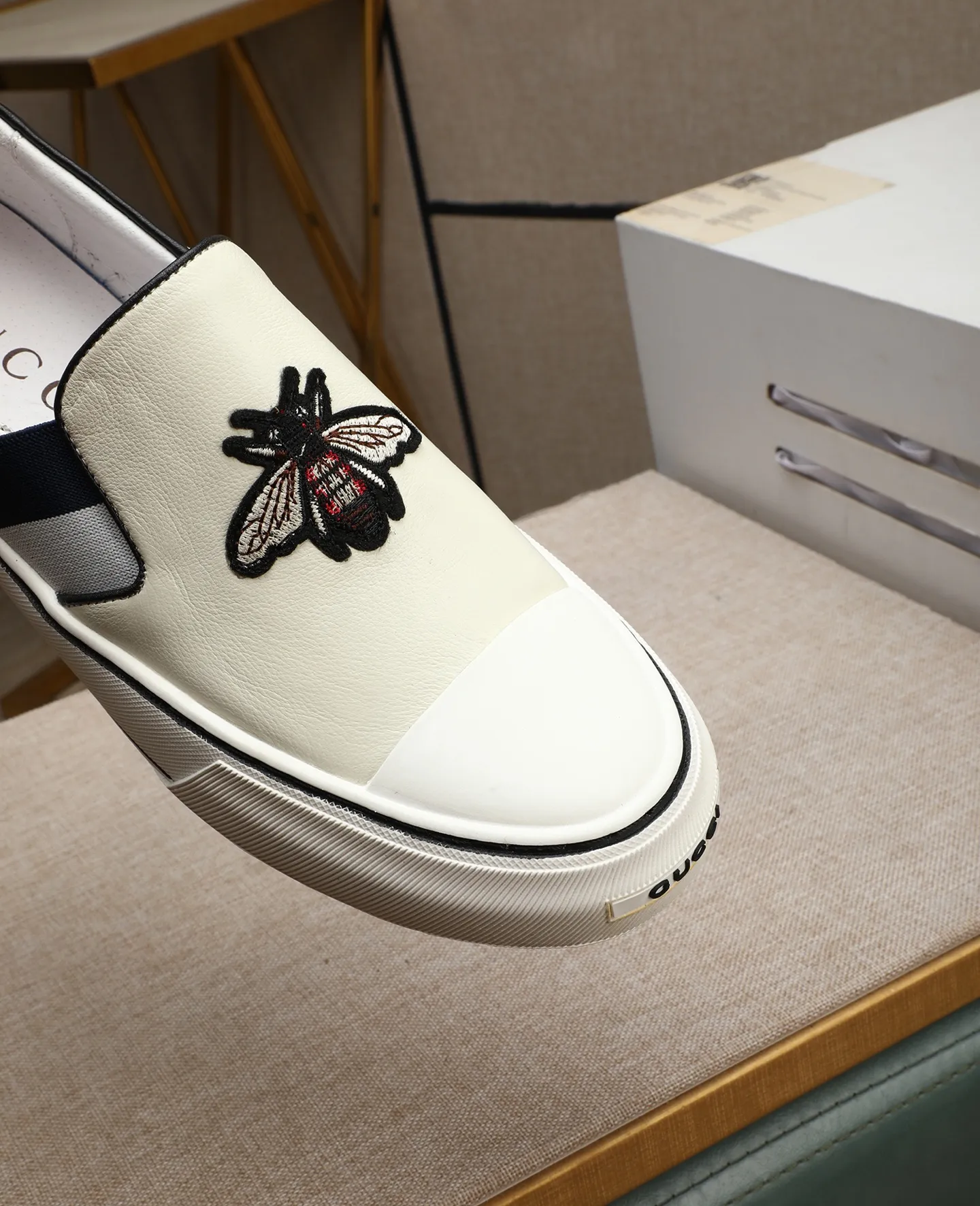 Men's shoes 💰460 GUCCI🔍🔍The latest models are on sale at the same time at the counter. Original calfskin imported from Italy, genuine leather lining, (high-end, extravagant, and classy) with exquisite workmanship. Soles: Original soles specially provided by the original factory. ⚠Exclusive double-layer movable molded soles are super comfortable⚠. Photos of the real thing🎬The real thing is even better🔍🔍"High quality·Follow the order" Code number 38-44